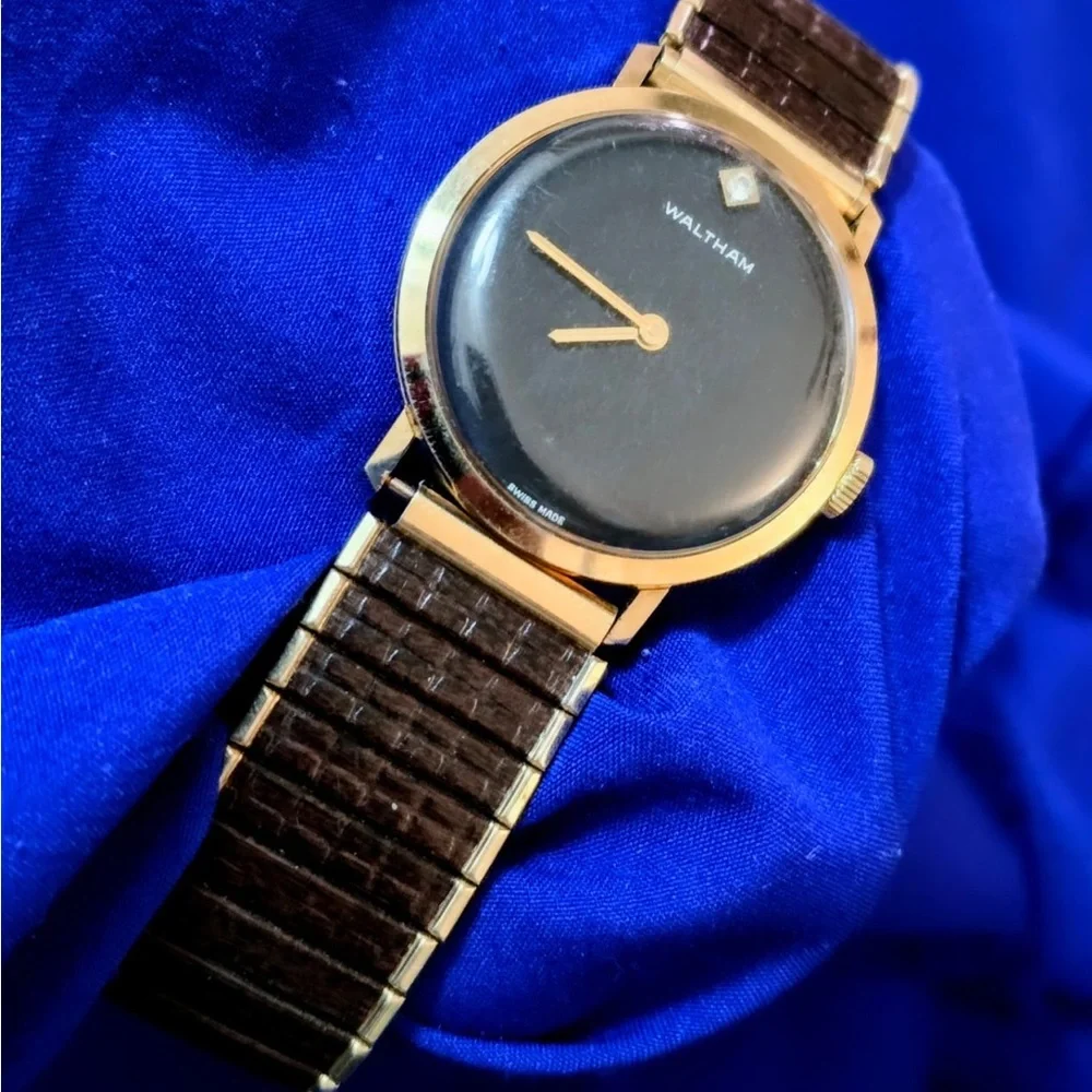 Waltham Minimalistic Swiss Made Manual Wind Circa 1960s Mens Watch